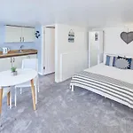 Host & Stay - Princess Place Studio