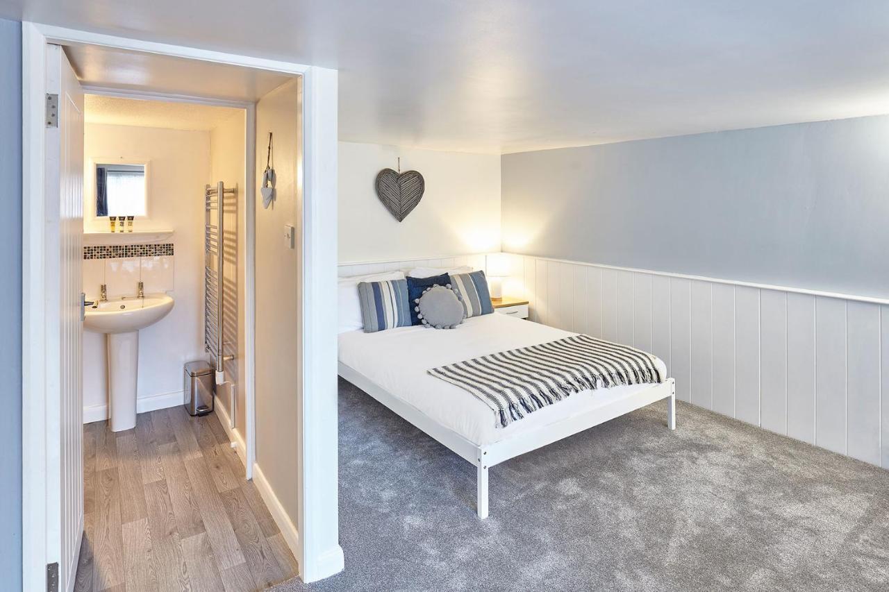 Host & - Princess Place Apartment *